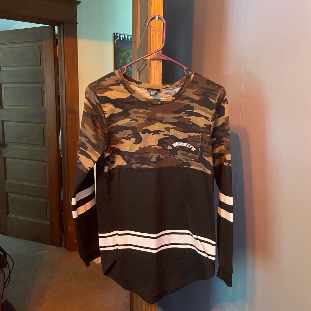 XS shirt